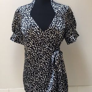 BCBGMaxazria size M wrap blouse puff short sleeve